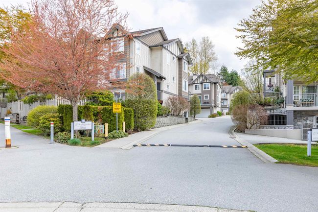 37 - 3368 Morrey Court, Townhouse with 3 bedrooms, 2 bathrooms and 2 parking in Burnaby BC | Image 2