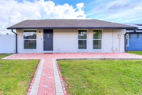8541 Briar Grove Cir, TAMPA, FL, 33615-1415 | Card Image