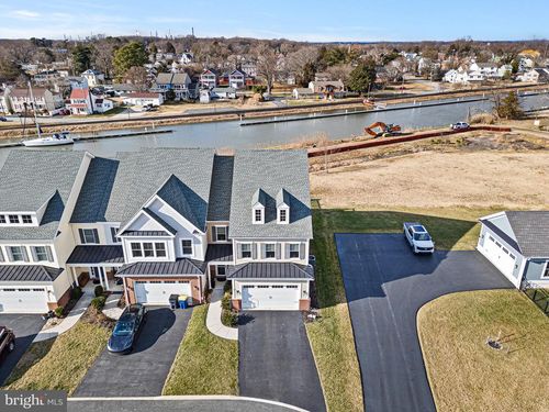 2027 Draper St, DELAWARE CITY, DE, 19706-4319 | Card Image