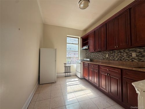 4r-50 Main Street, Yonkers, NY, 10701 | Card Image