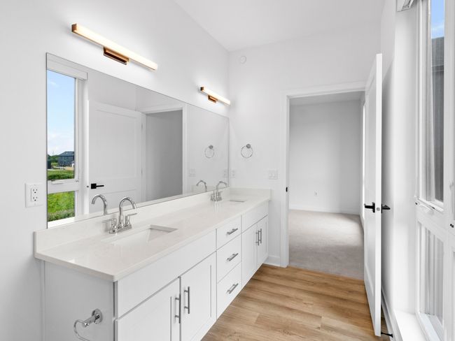 Primary Bedroom Bathroom | Image 17