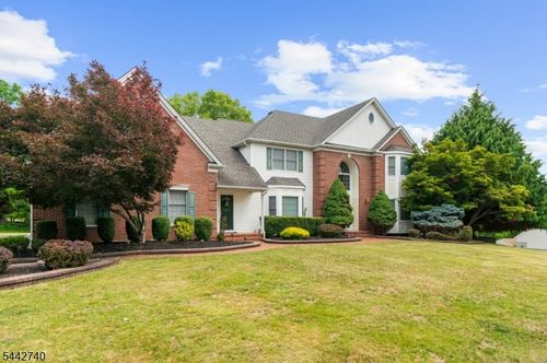 3 Regal Way, Flemington, NJ, 08822-4929 | Card Image