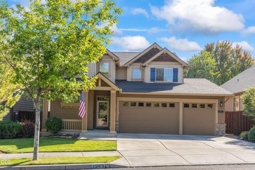 1247 Ne Hudspeth Cir, Prineville, OR, 97754-1592 | Card Image