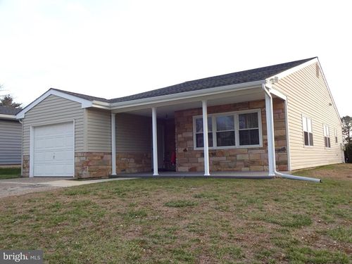 2 Farrington Ct, Southampton, NJ, 08088-1204 | Card Image