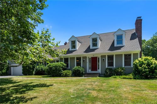 29 Bluegrass Dr, Middletown, RI, 02842-4658 | Card Image