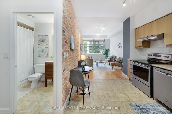 209 - 601 Kingston Rd, Condo with 1 bedrooms, 1 bathrooms and null parking in Toronto ON | Image 5