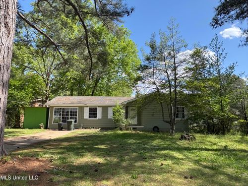 563 N Park Dr, Jackson, MS, 39206-3812 | Card Image