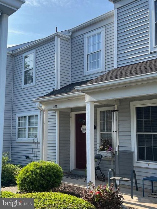 303 Cambridge Ct, PALMYRA, PA, 17078-9361 | Card Image