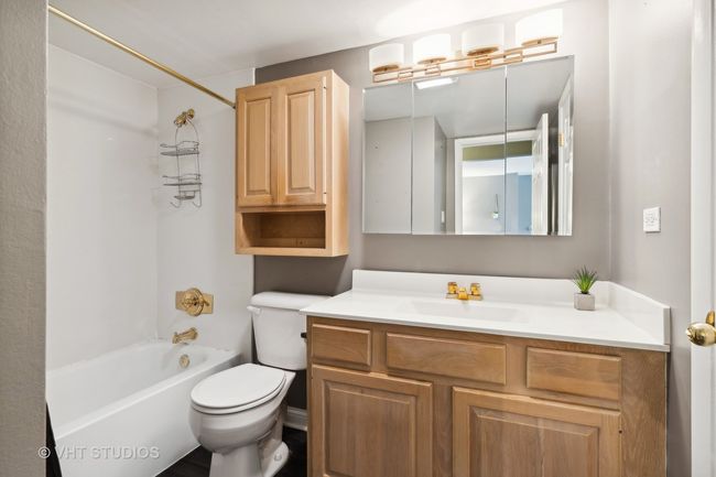 APT-105 - 625 W Huntington Commons Rd, Condo with 1 bedrooms, 1 bathrooms and 1 parking in Mount Prospect IL | Image 14