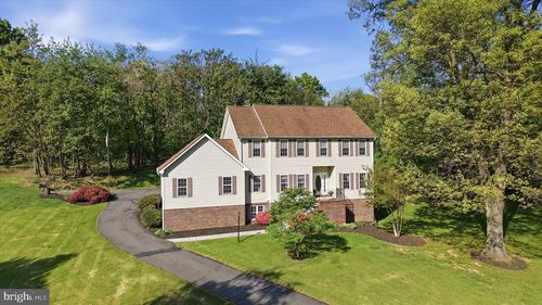 155 Bunchberry Ridge Ct, Stephens City, VA, 22655-5270 | Card Image
