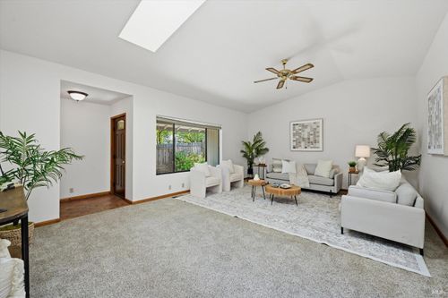 929 Helen Ave, Ukiah, CA, 95482-5680 | Card Image