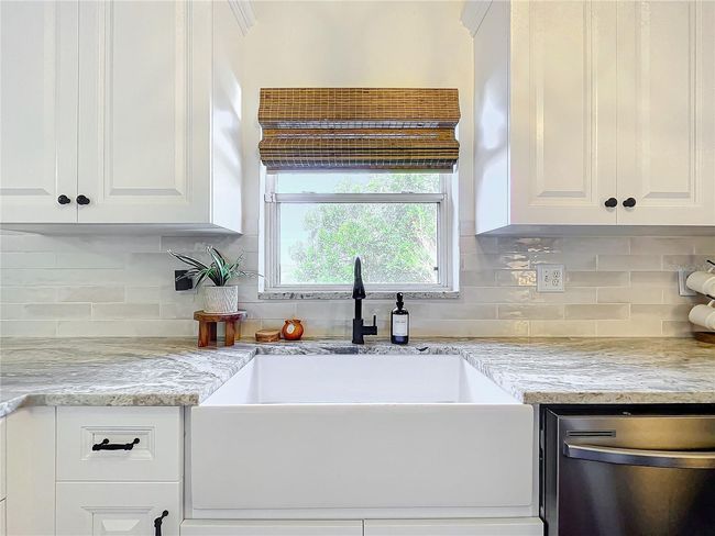 865 Scenic View Cir, House other with 3 bedrooms, 2 bathrooms and null parking in Minneola FL | Image 15