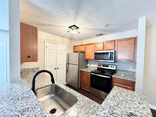 apt-203-327 Flint Hill Rd, Fort Mill, SC, 29715-8794 | Card Image