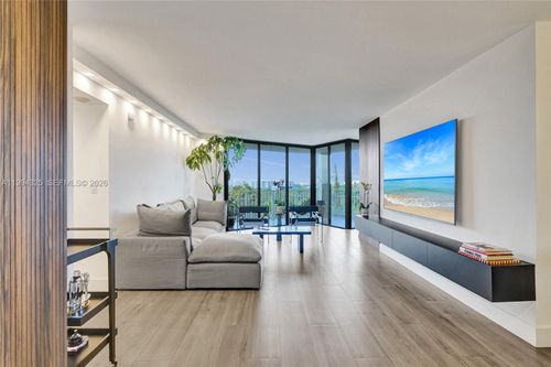 707-1000 Quayside Ter, Miami, FL, 33138 | Card Image