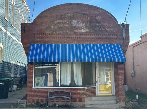 139 N Main St, Broadway, VA, 22815-9559 | Card Image