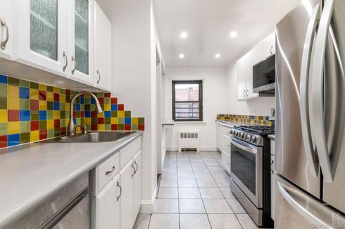 6g-34-10 94th St, Jackson Heights, NY, 11372-3813 | Card Image