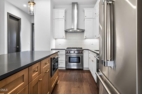 152112 Sunrise Ave, Raleigh, NC, 27608-2629 | Card Image