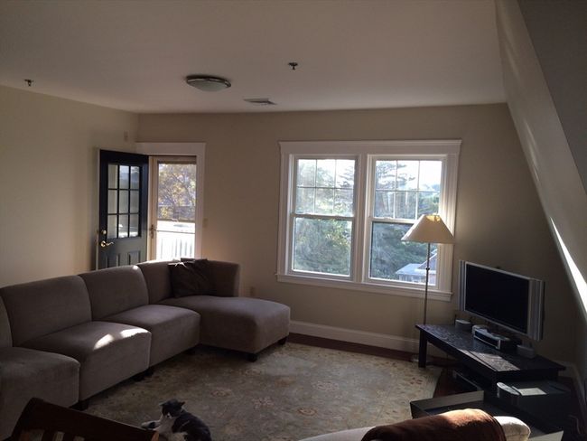 APT-3 - 135 Highland Ave, Condo with 2 bedrooms, 2 bathrooms and 1 parking in Winthrop MA | Image 8