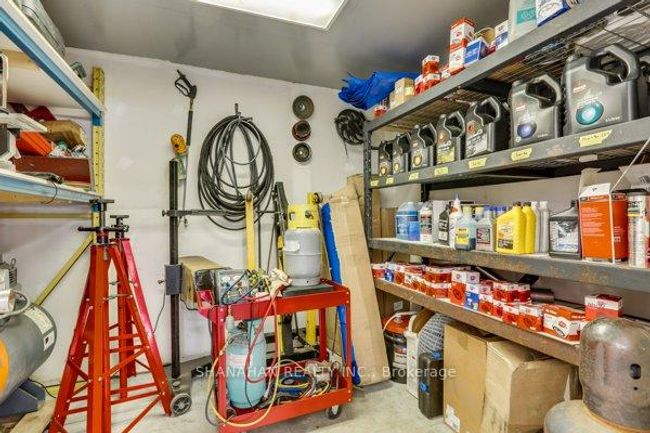 5271 Nauvoo Rd, Home with 0 bedrooms, 2 bathrooms and 10 parking in Warwick ON | Image 34