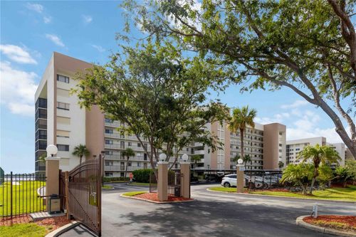 apt-a102-200 S Sykes Creek Pkwy, MERRITT ISLAND, FL, 32952-3513 | Card Image