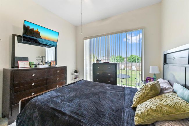 2450 Sw Summit St, House other with 3 bedrooms, 2 bathrooms and null parking in Port Saint Lucie FL | Image 24