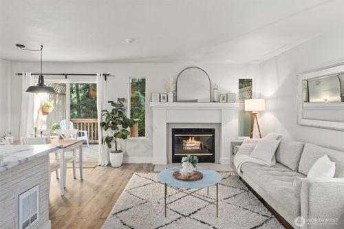 c-5010 168th Street, Lynnwood, WA, 98037 | Card Image