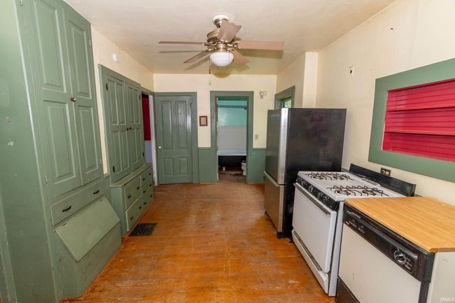 302 C St, Home with 5 bedrooms, 2 bathrooms and null parking in Laporte IN | Image 10