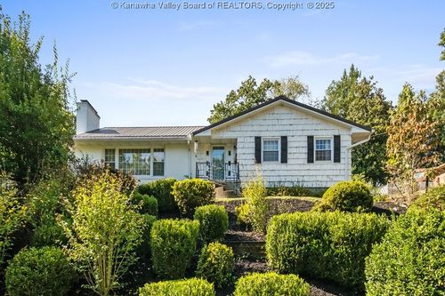 1529 Summit Dr, Charleston, WV, 25302-2938 | Card Image