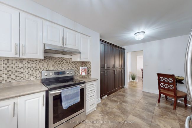 17 Jardine St, House other with 6 bedrooms, 4 bathrooms and 2 parking in Brampton ON | Image 17