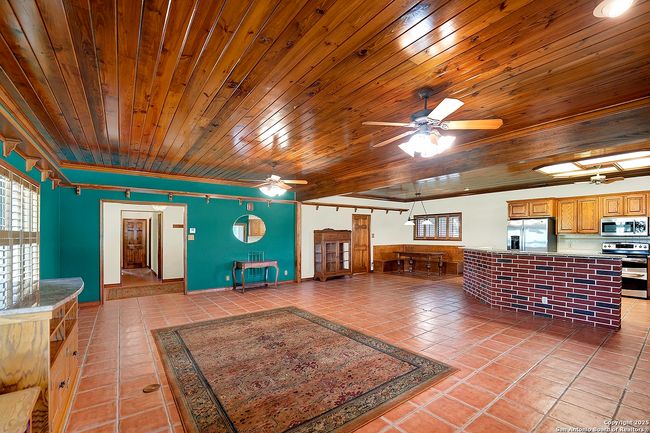 101 Ranch Rd, House other with 3 bedrooms, 3 bathrooms and null parking in Adkins TX | Image 18