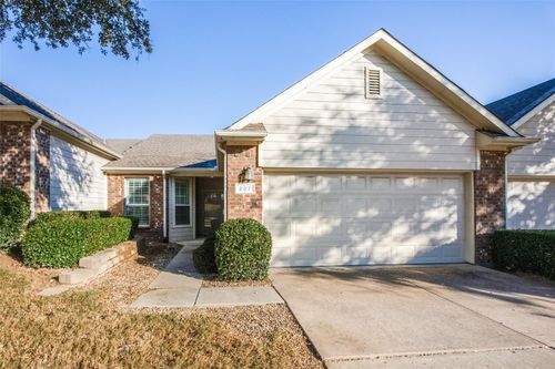 237 Heritage Hill Dr, Lewisville, TX, 75067-6513 | Card Image