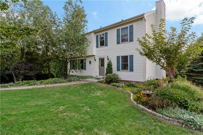 5011 Summit Dr, House other with 4 bedrooms, 3 bathrooms and 2 parking in Hampton PA | Image 2