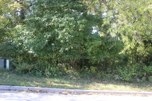 232 Ann Ct, Jefferson City, MO, 65101-3985 | Card Image