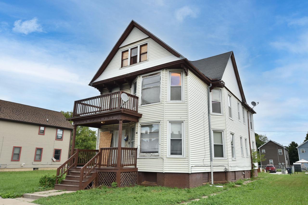 27th St, Milwaukee, WI 53208