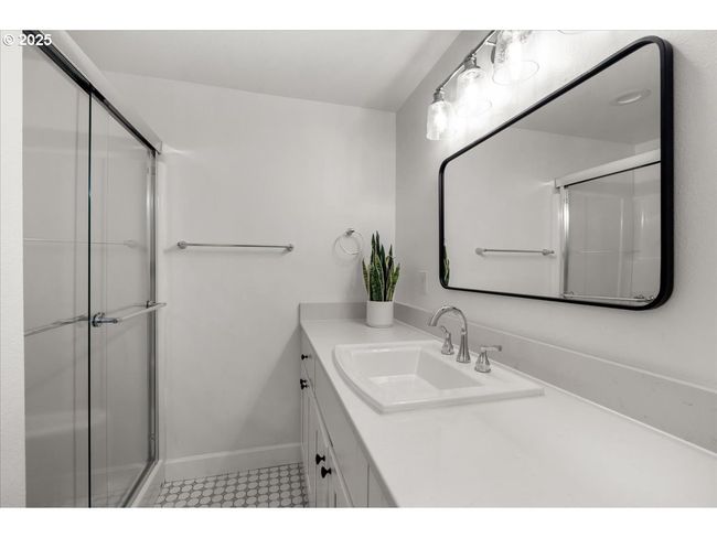 Bathroom-Lower | Image 30