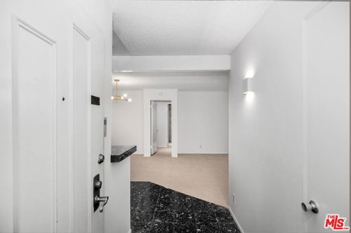 210-355 S Los Robles Ave, Pasadena, CA, 91101-3288 | Card Image