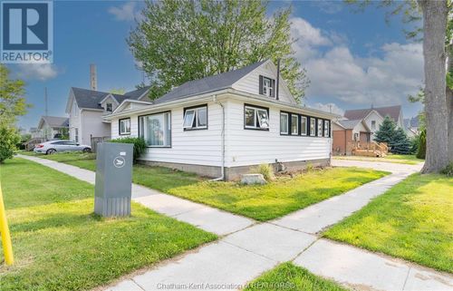 12 Montgomery St, Leamington, ON, N8H1Z9 | Card Image