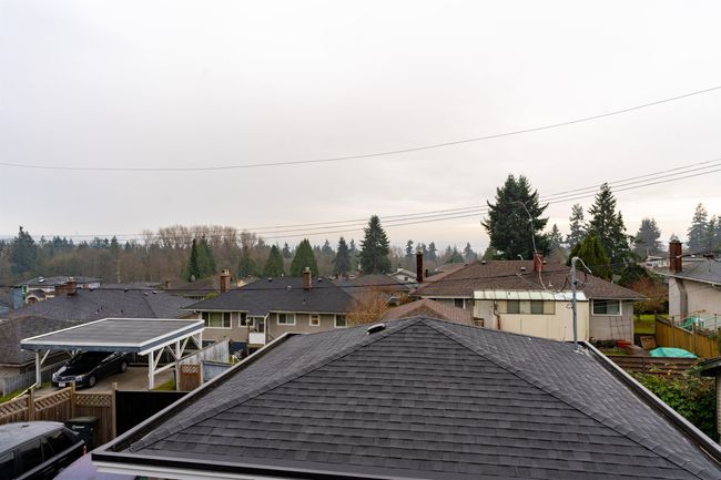 6378 Neville Street, House other with 8 bedrooms, 6 bathrooms and 4 parking in Burnaby BC | Image 25