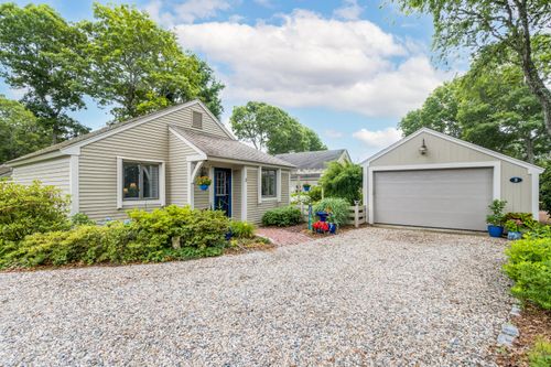 3 Niblick Way, Mashpee, MA, 02649-4635 | Card Image