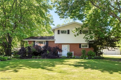 4005 Selnik Rd, Kent, OH, 44240-6411 | Card Image