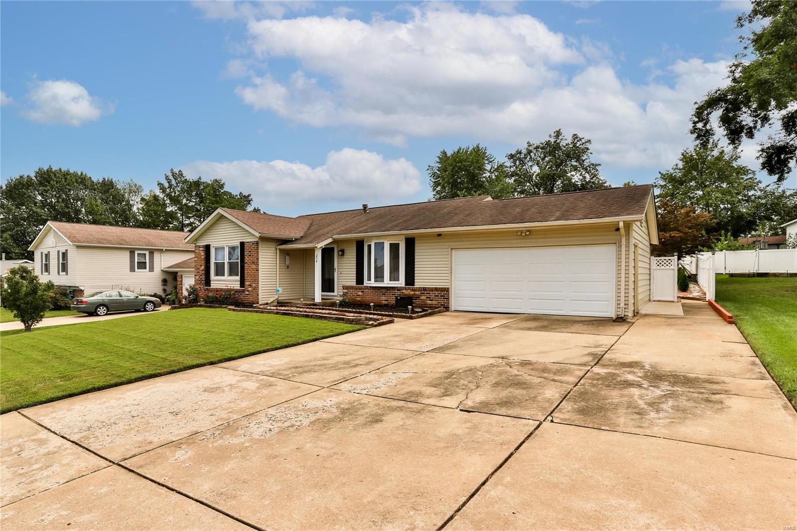 Bentwood Ln, Saint Peters, MO 63376
