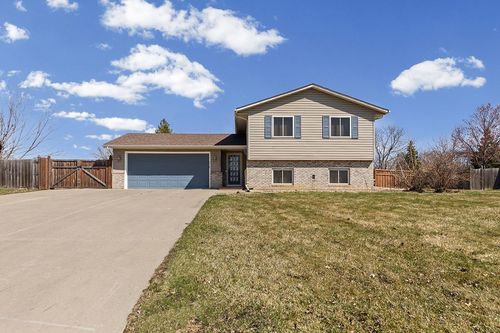 15635 Hallmark Path, Apple Valley, MN, 55124-7176 | Card Image