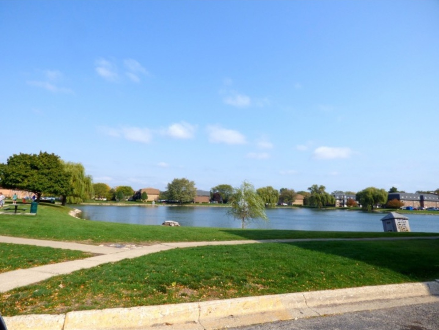 1S 9384 Bay Colony Drive, For Sale in Des Plaines Zoocasa