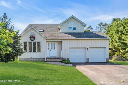 12 Skylark Dr, Jackson, NJ, 08527-2865 | Card Image