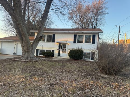 100 W 3rd St, Sublette, IL, 61367-9495 | Card Image