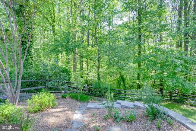 8801 Aquary Ct, House other with 5 bedrooms, 4 bathrooms and null parking in SPRINGFIELD VA | Image 37