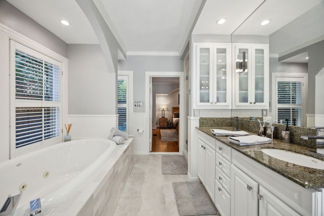 6329 Richmond Ave, House other with 4 bedrooms, 3 bathrooms and null parking in Dallas TX | Image 22