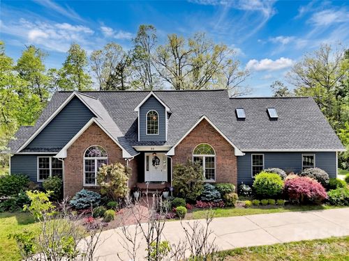 88 Adams Dr, Clyde, NC, 28721-7403 | Card Image