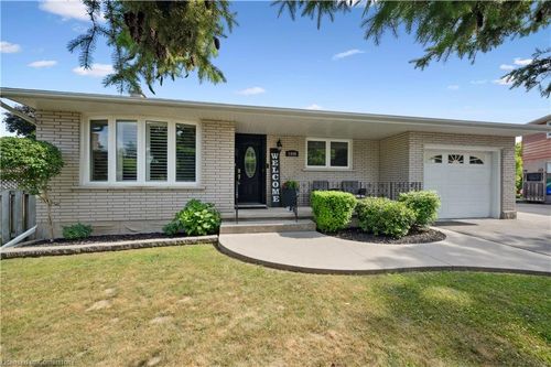 1446 Pineview Crt, Cambridge, ON, N3H4X1 | Card Image