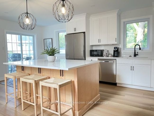 379 Front St, House other with 3 bedrooms, 4 bathrooms and 3 parking in Port Stanley ON | Image 10